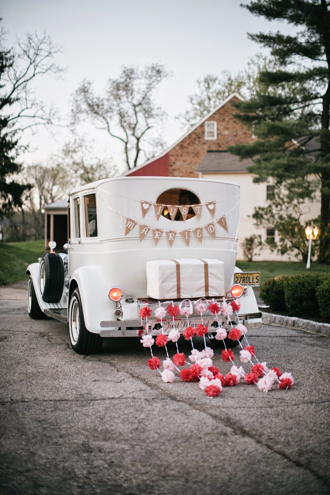 vintage2Bcar2BJust2BMarried2C2BAlisa2BTongg2BCelebrant.2BEmily2BWren2BPhotography