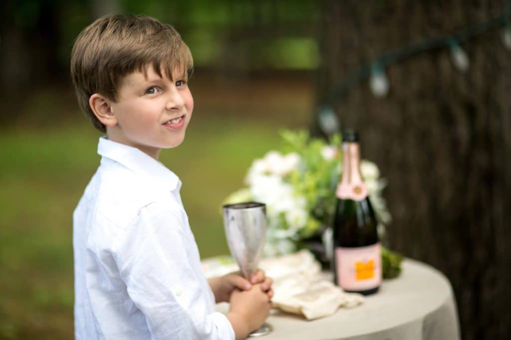 Benny veuve Alisa Tongg Celebrant Family Vow Renewal at The Living Wall at Promise Ridge Jeremie Barlow Photography