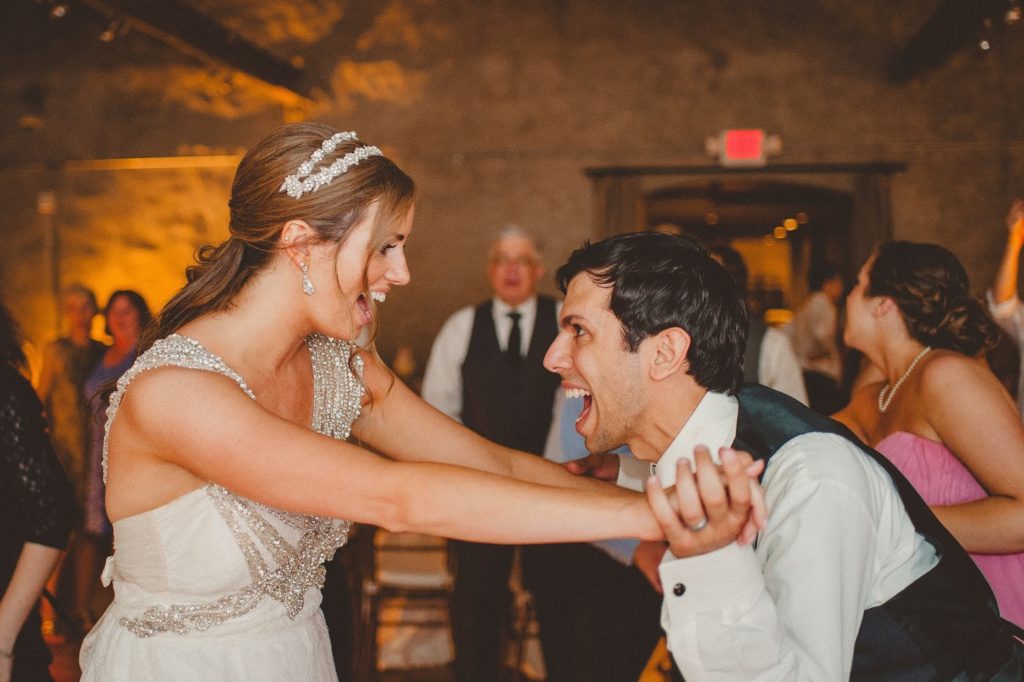 ashley and jon on the dance floor alisa tongg celebrant front palmer wedding pat robinson photography