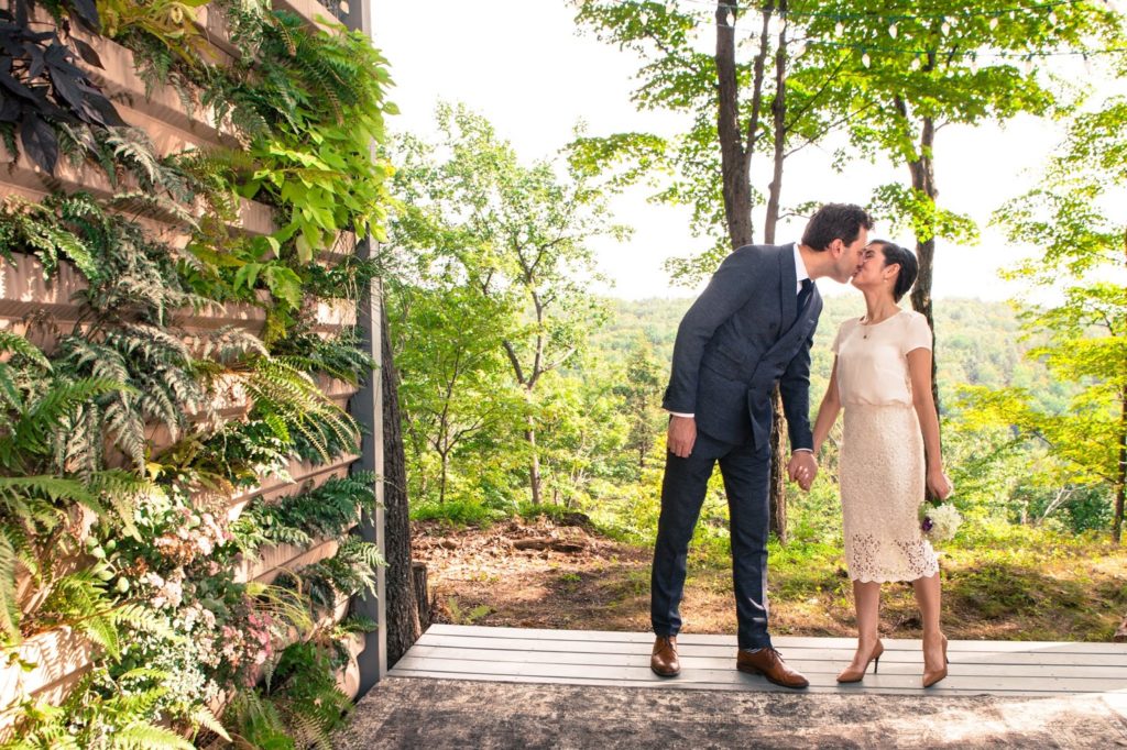 ben lisa elope at promise ridge susie forrester photography elope stylish living wall 1