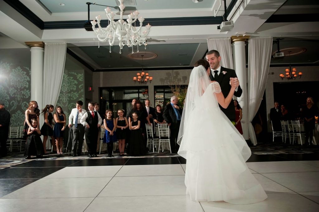 carly branden first dance kids watching vie wedding alisa tongg celebrant heather fowler photography 1