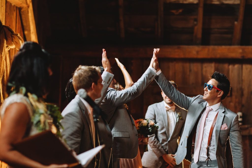 jeremy high fives to the altar alisa tongg celebrant with love and embers photography