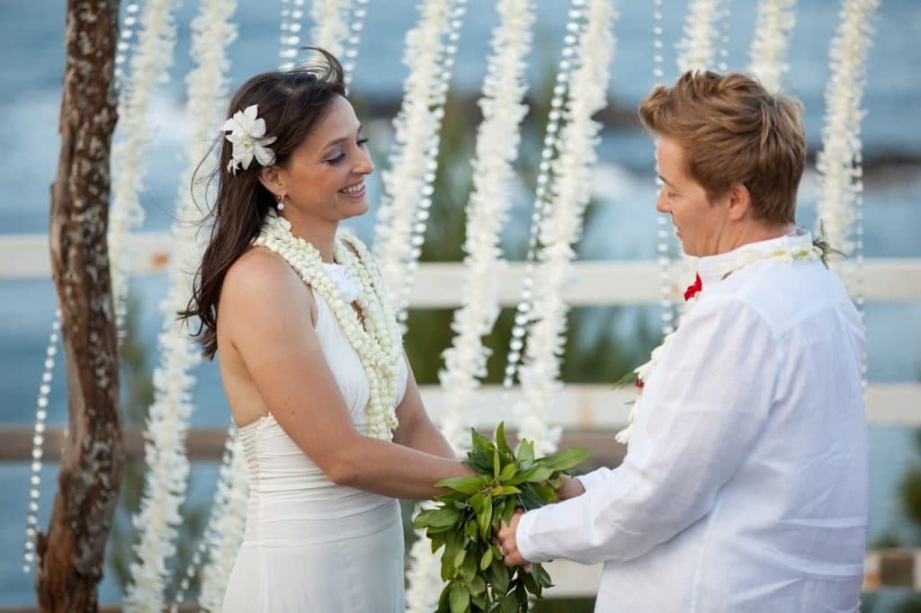 maile lei handfasting end of ceremony alisa tongg celebrant kaua photography