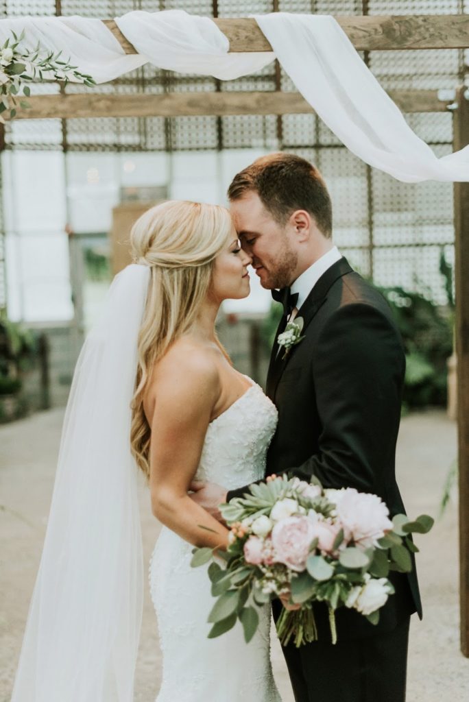 nose to nose alisa tongg celebrant horticultural center wedding m2 photography