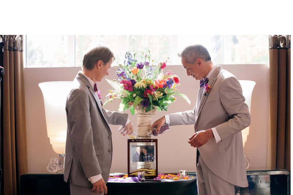 pouring sand alisa tongg celebrant elaine zelker photography