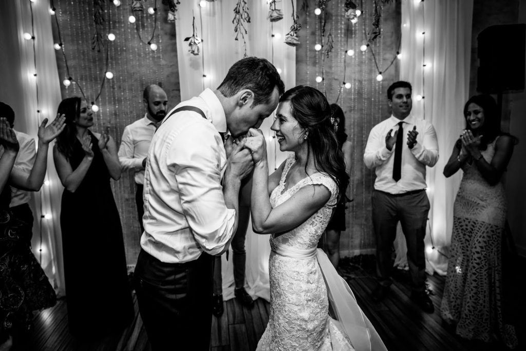 so many kisses alisa tongg celebrant front palmer werth photography